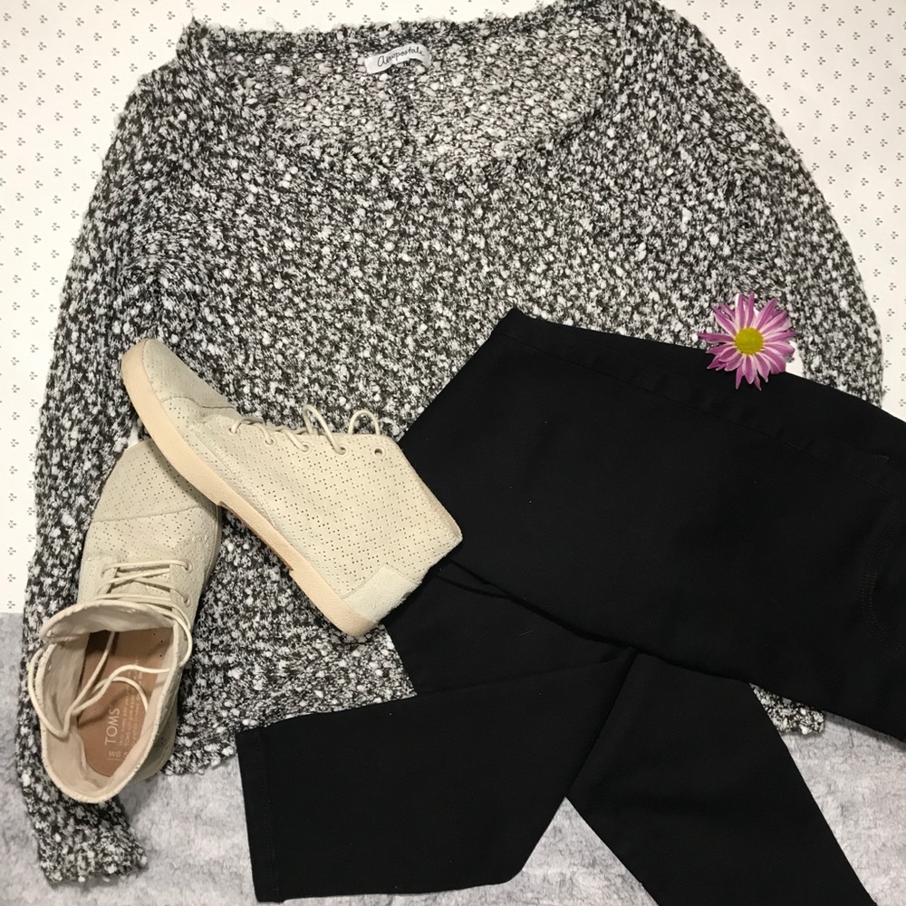 Aeropostale Gray and White Copped long sleeve